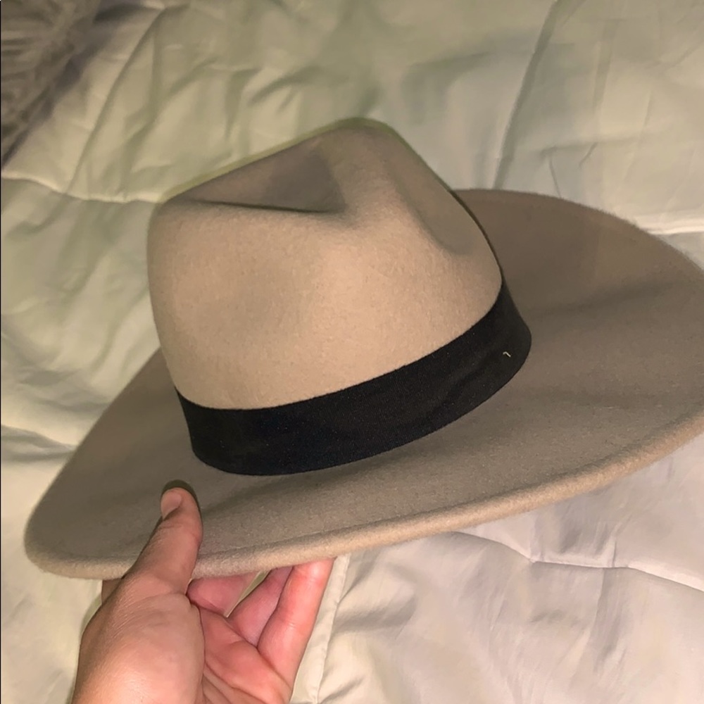 Black ribboned hat